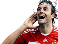 Luca Toni koptu geliyor 