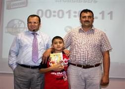 10 yaşında dünya hızlı okuma rekoru kırdı