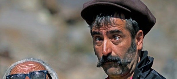 Takipçilerinden Kırmızıgüle büyük tepki