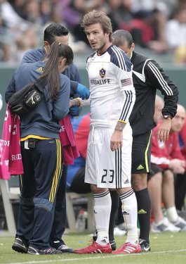 Beckham seyircilerin önünde soyundu
