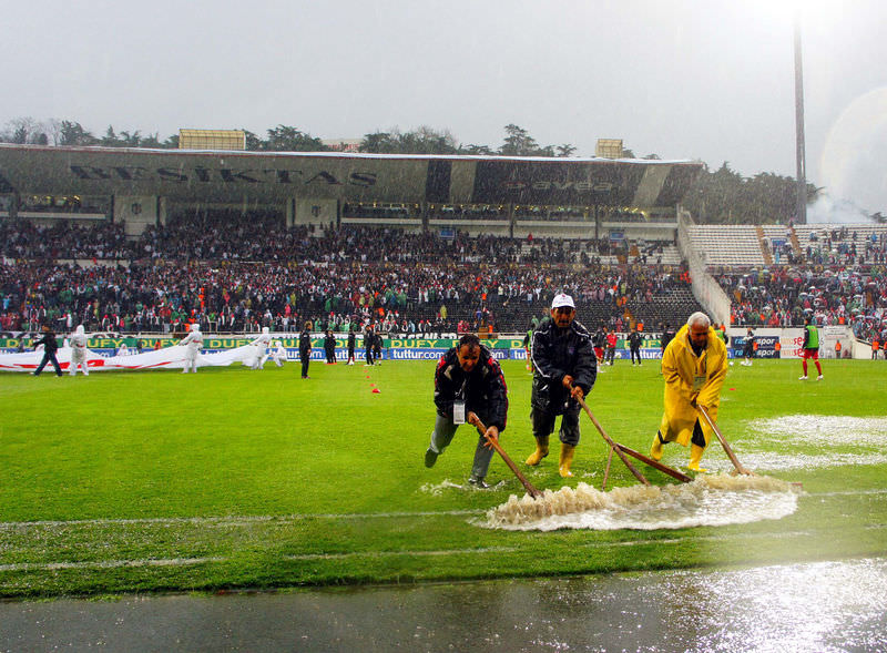 Dev derbi ertelendi!