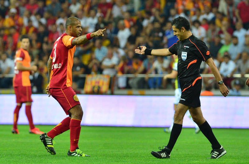 Galatasaray - Fenerbahçe karşılaşmasının önemli anları!