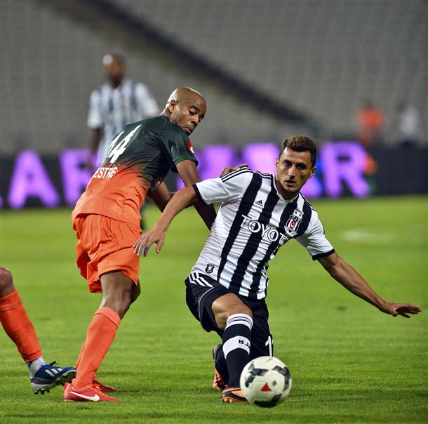 Kardeş futbolcular