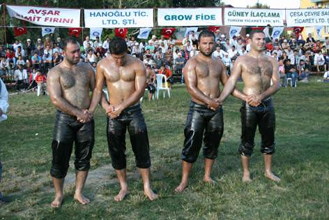Pehlivanlar Aksu’da güreşti