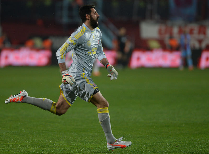 Trabzonspor F.Bahçe maçında çıkan olaylar sosyal medyayı salladı