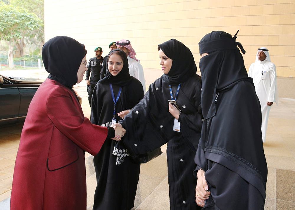 Erdoğan, Suudi Arabistan’da resmi törenle karşılandı