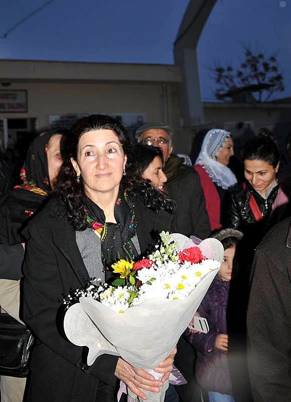 HDP'ye terör operasyonu: Demirtaş ve Yüksekdağ başta olmak üzere onlarca vekil gözaltına alındı!