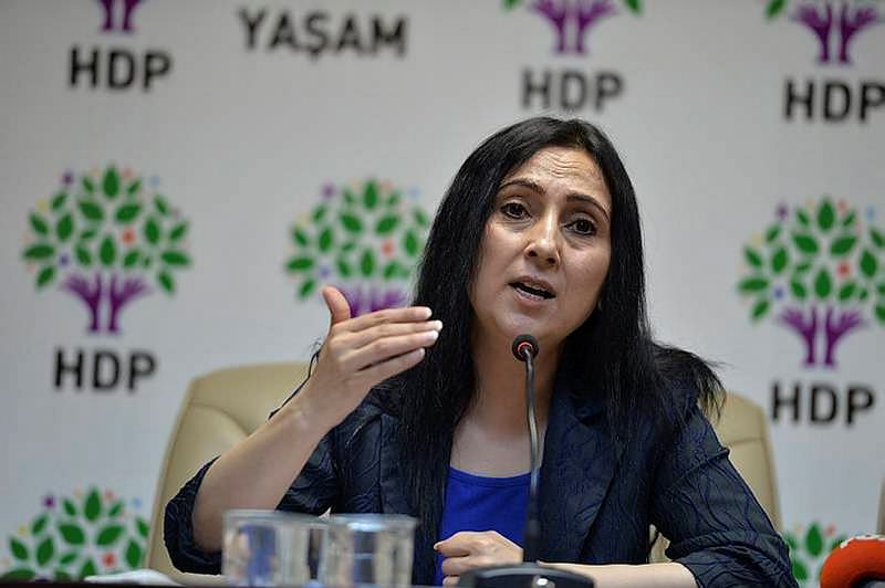 HDP'ye terör operasyonu: Demirtaş ve Yüksedağ başta olmak üzere onlarca vekil gözaltına alındı!