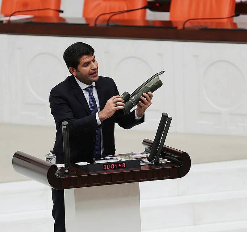 HDP'ye terör operasyonu: Demirtaş ve Yüksekdağ başta olmak üzere onlarca vekil gözaltına alındı!