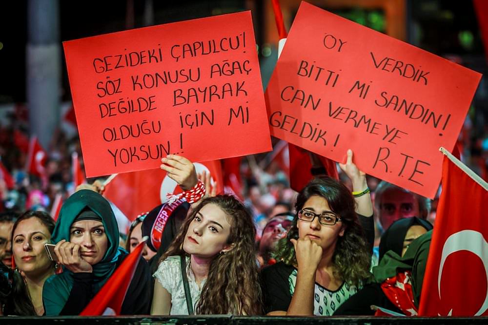 Meydanlar tıklım tıklım!