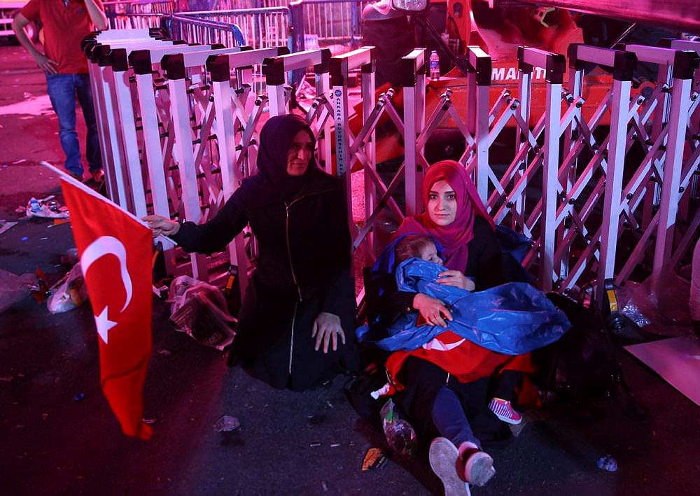 Meydanlar tıklım tıklım!