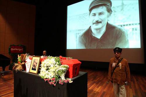 İlhan Selçuk son yolcuğuna uğurlanıyor